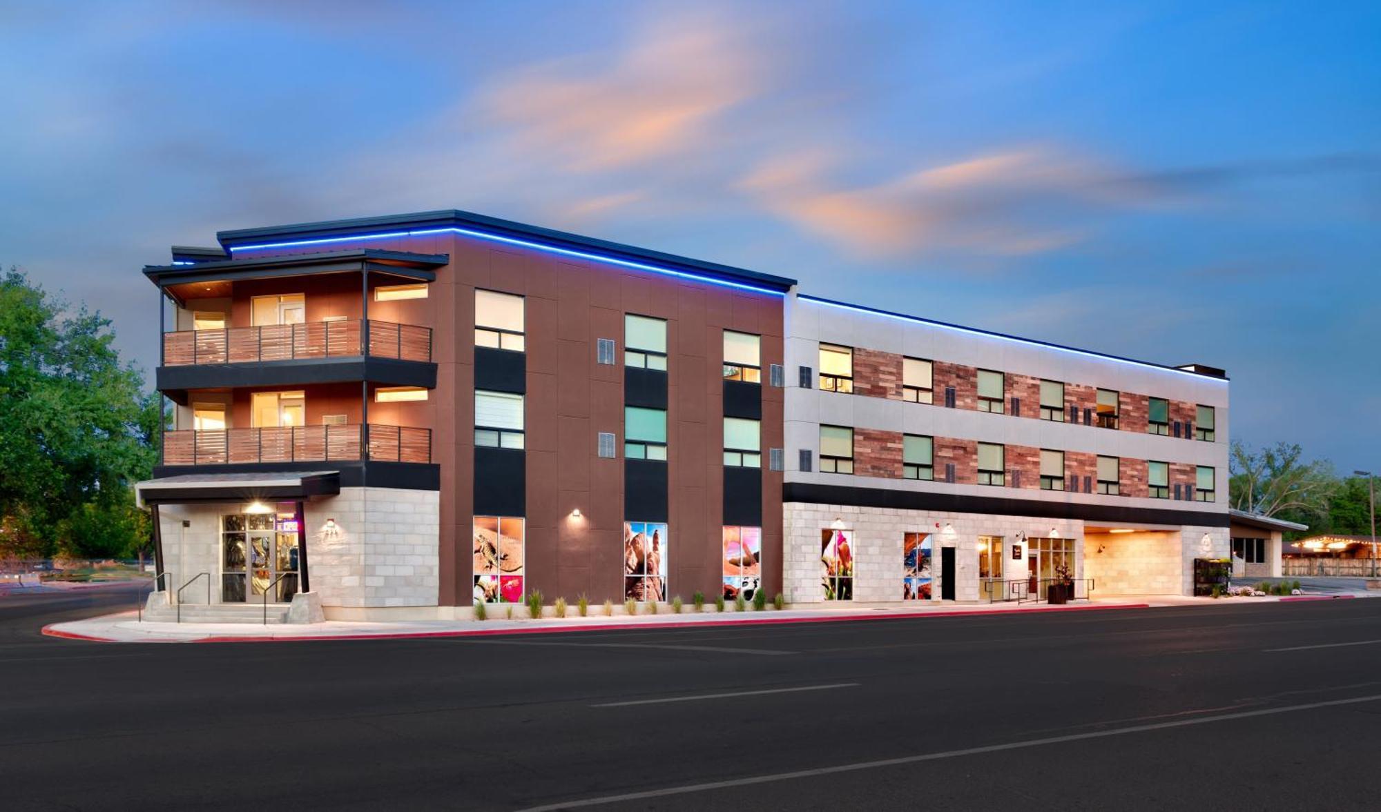 Gravity Haus Moab Hotel Exterior foto